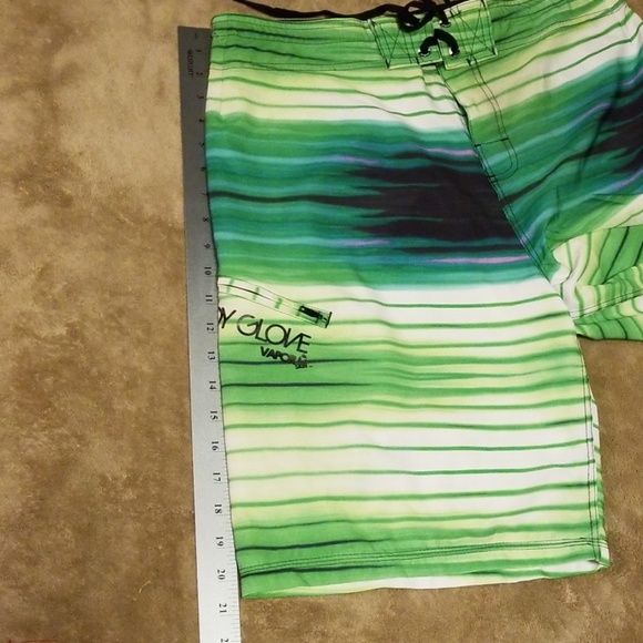 💥💥 HP 💥💥BODYGLOVE mens swim trunks - Picture 3 of 7